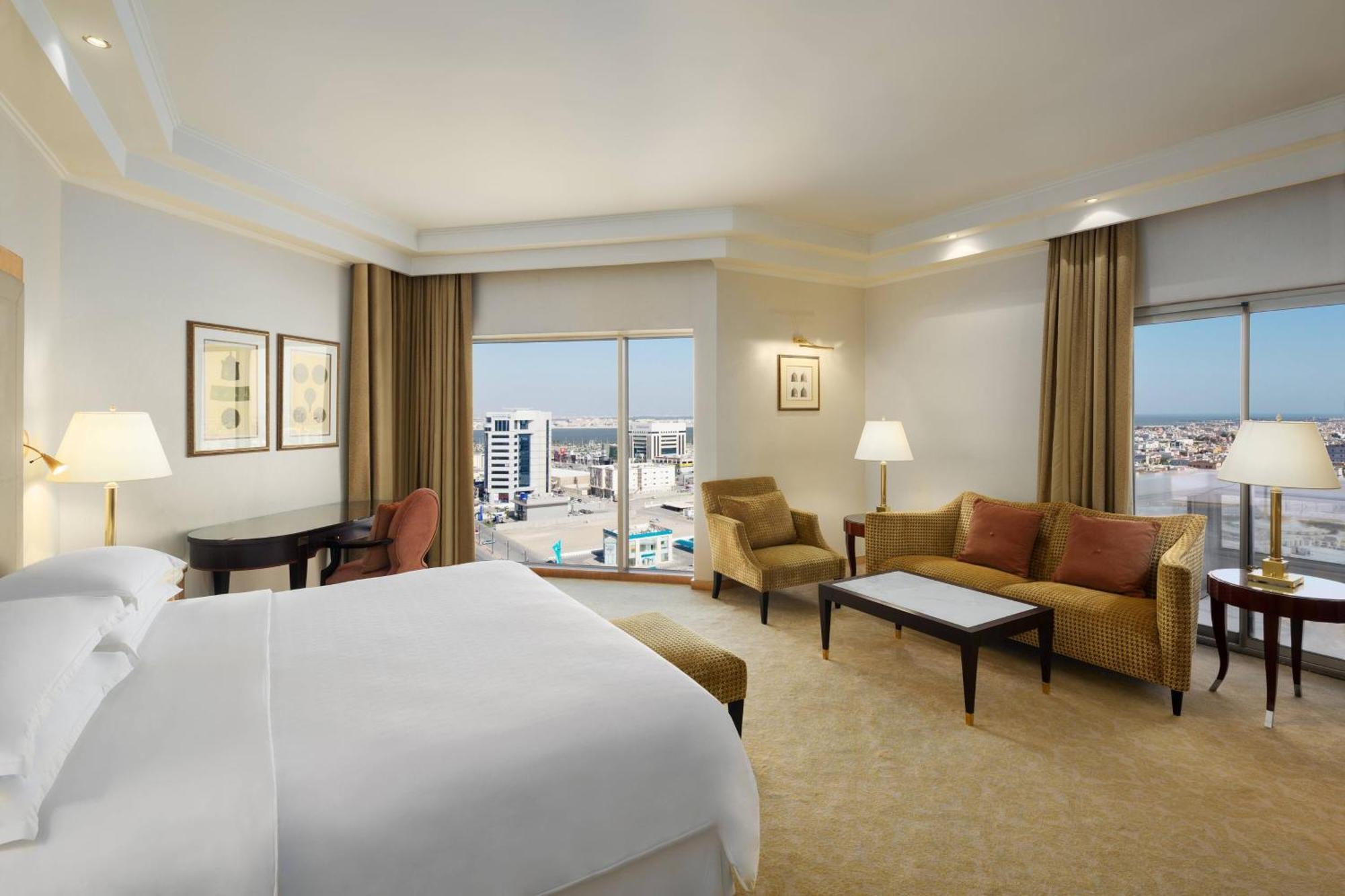 Sheraton Dammam Hotel & Convention Centre Exterior foto A room at the Four Seasons Hotel, Madrid