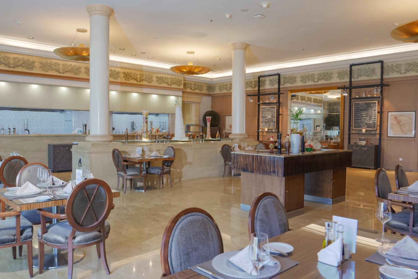 Sheraton Dammam Hotel & Convention Centre Exterior foto