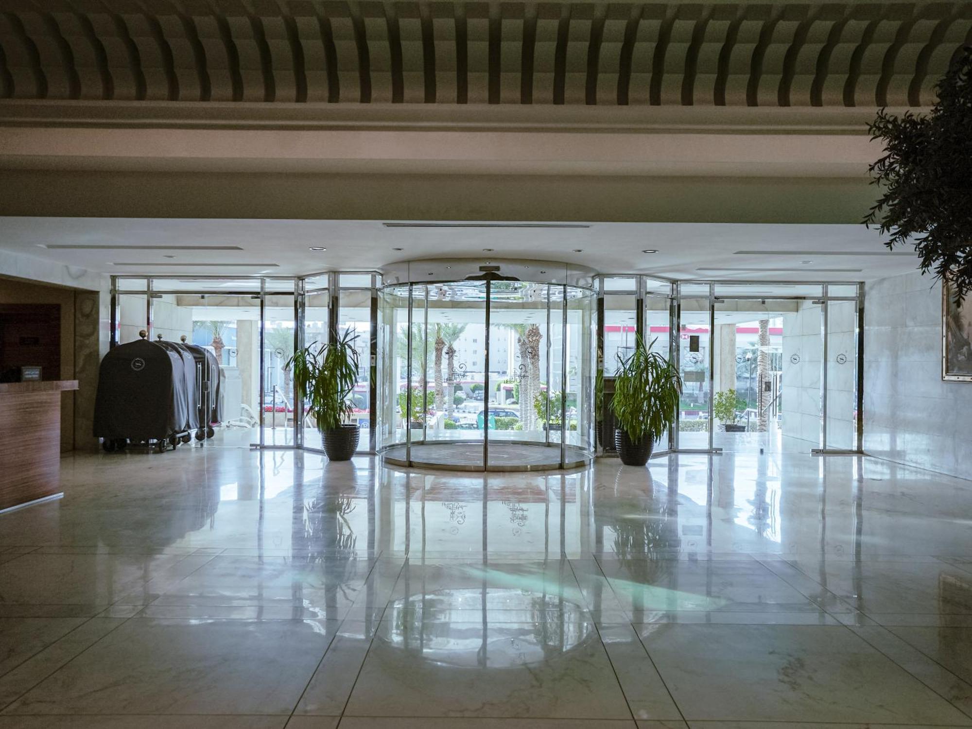 Sheraton Dammam Hotel & Convention Centre Exterior foto